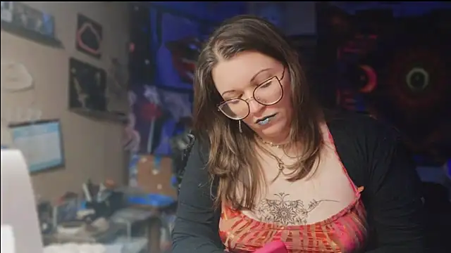 Snapshot of spunlikecottoncandy chatting on 10.31.25 spunlikecottoncandy online show from 10.31.25