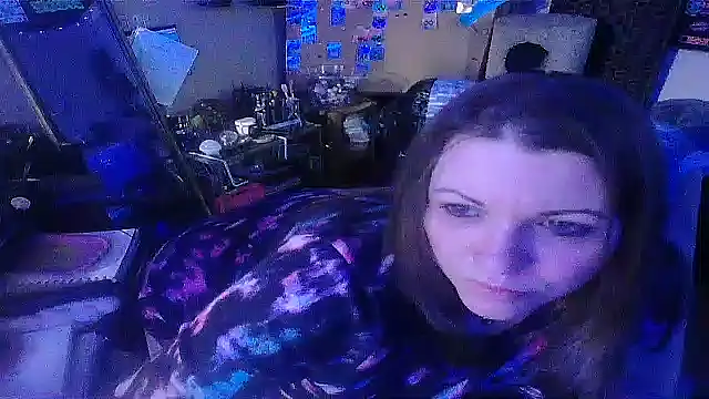 Snapshot of spunlikecottoncandy chatting on 11.11.25 spunlikecottoncandy online show from 11.11.25