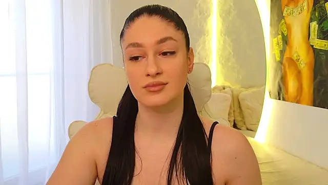 moniqque online show from 03.15.26