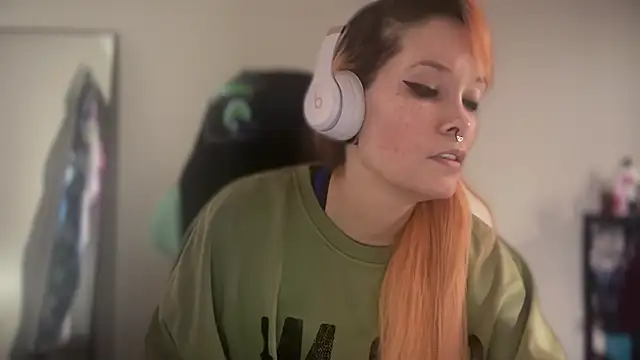 Snapshot of FRRANNKIE chatting on 02.24.26 FRRANNKIE online show from 02.24.26