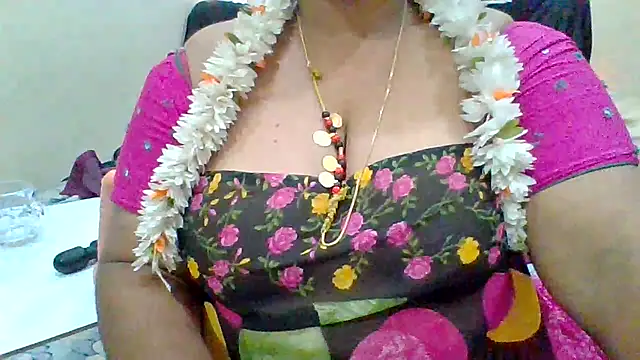 Snapshot of archanatelugu9 chatting on 01.30.25 archanatelugu9 online show from 01.30.25