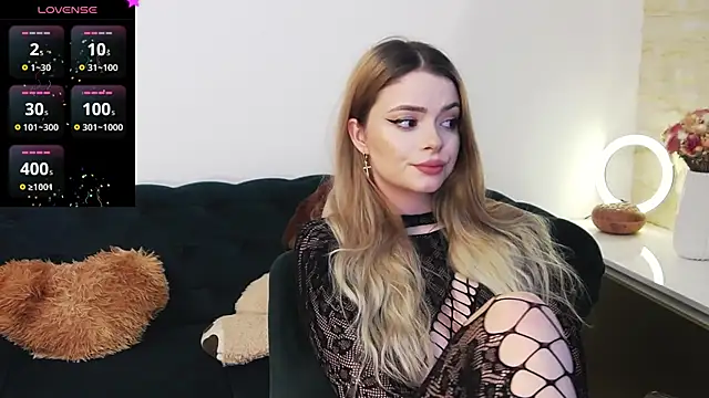 Kailynn Moenn online show from 12.19.24