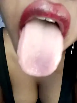 Hotlisa online show from 01.07.25