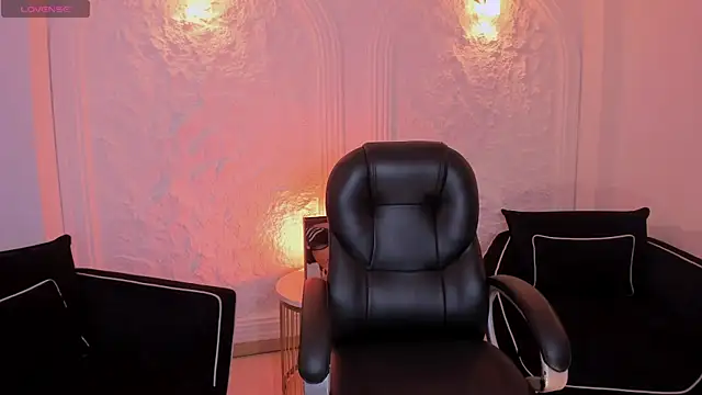 Snapshot of DannaCruz chatting on 11.07.25 DannaCruz online show from 11.07.25