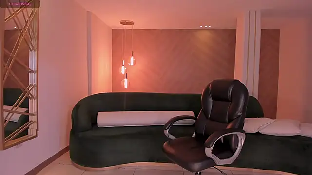 Snapshot of BiancaPierce chatting on 02.19.25 BiancaPierce online show from 02.19.25