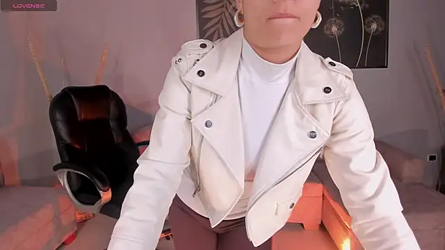 Snapshot of BiancaPierce chatting on 09.29.25 BiancaPierce online show from 09.29.25