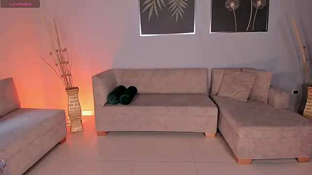 Snapshot of BiancaPierce chatting on 09.30.25 BiancaPierce online show from 09.30.25