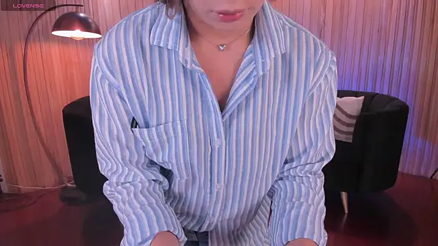 Snapshot of BiancaPierce chatting on 12.01.25 BiancaPierce online show from 12.01.25