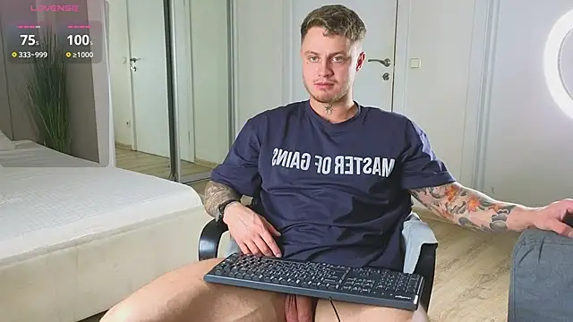 Snapshot of more__than__love chatting on 01.12.26 more than love online show from 01.12.26