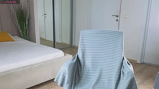 Snapshot of more__than__love chatting on 01.13.26 more than love online show from 01.13.26