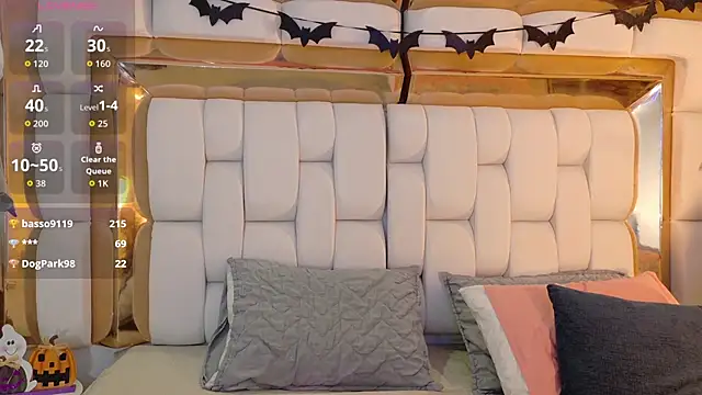 valkiria moore online show from 10.27.25