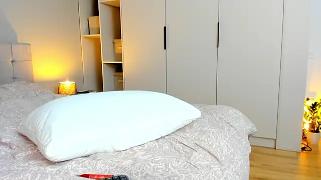 june desire online show from 02.09.25