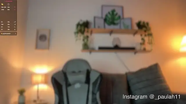 Snapshot of Paulah_x chatting on 11.14.25 Paulah x online show from 11.14.25