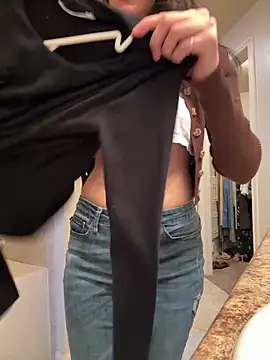 Natur4lBeautyb33 online show from 11.19.25