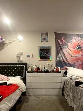 DominiqueX0 online show from 09.28.25