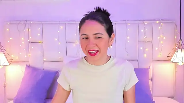 SarahSophia  online show from 02.12.25