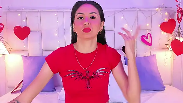 SarahSophia  online show from 02.14.25