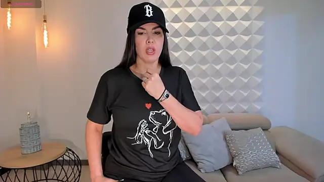 Snapshot of SunnyRivers chatting on 03.16.25 SunnyRivers online show from 03.16.25