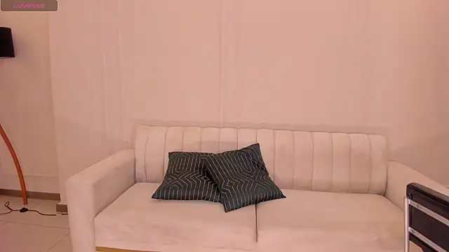 Snapshot of SunnyRivers chatting on 11.10.25 SunnyRivers online show from 11.10.25