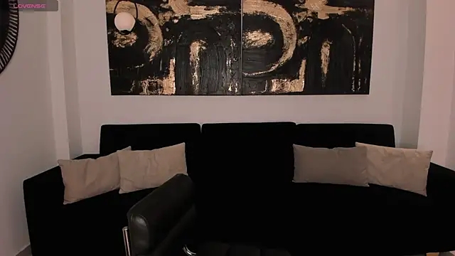 Snapshot of SunnyRivers chatting on 11.12.25 SunnyRivers online show from 11.12.25