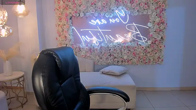 SunnyRivers online show from 12.18.25