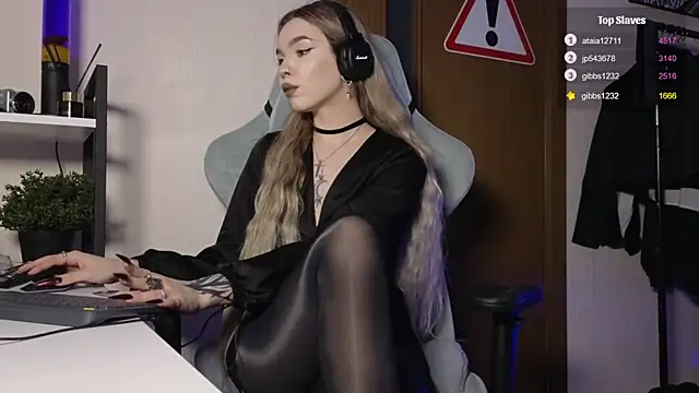 Snapshot of HavenRaee chatting on 01.16.25 HavenRaee online show from 01.16.25