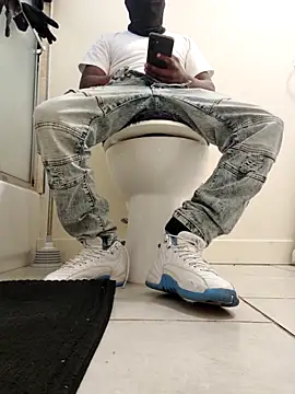 Snapshot of Annonymous607 chatting on 10.04.25 Annonymous607 online show from 10.04.25