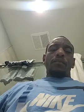 Snapshot of Annonymous607 chatting on 12.01.25 Annonymous607 online show from 12.01.25