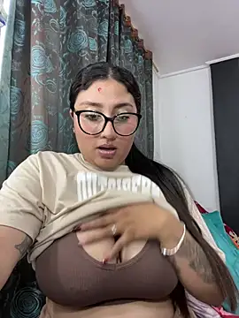 Snapshot of croftsmila chatting on 02.16.26 croftsmila online show from 02.16.26
