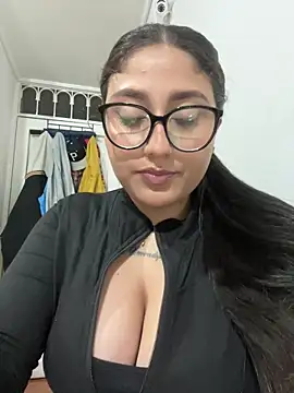 Snapshot of croftsmila chatting on 04.28.26 croftsmila online show from 04.28.26