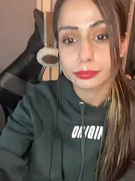 LaPetitechienne1 online show from 01.13.25