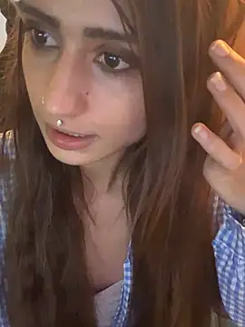 LaPetitechienne1 online show from 01.31.25