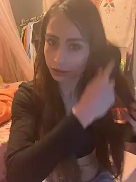 LaPetitechienne1 online show from 02.19.25