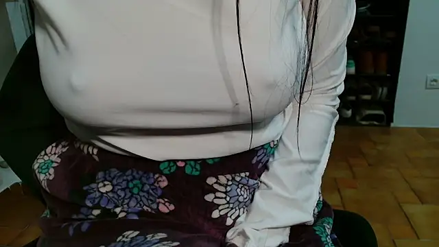 Snapshot of patatinahot87 chatting on 01.10.26 patatinahot87 online show from 01.10.26