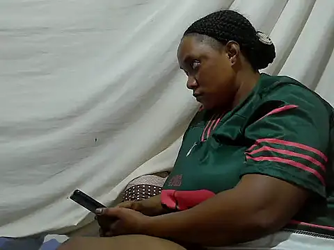 Snapshot of swt_wet_pus chatting on 11.30.25 swt wet pus online show from 11.30.25