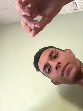 Snapshot of fran777775 chatting on 12.17.25 fran777775 online show from 12.17.25