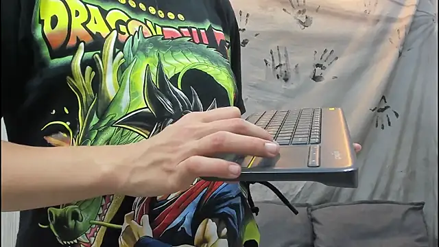 Snapshot of Mhelanny2 chatting on 10.27.25 Mhelanny2 online show from 10.27.25