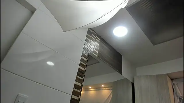 Snapshot of Mhelanny2 chatting on 11.29.25 Mhelanny2 online show from 11.29.25