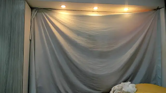 Mhelanny2 online show from 03.18.26