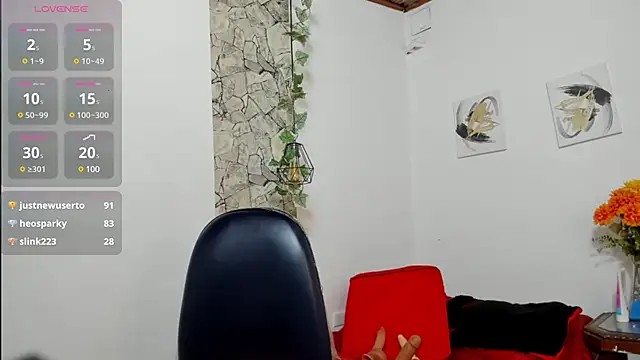 Snapshot of yasmin_goldenst chatting on 02.13.25 yasmin goldenst online show from 02.13.25