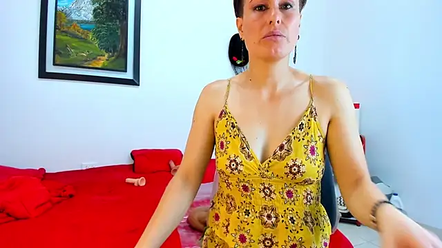 Snapshot of yasmin_goldenst chatting on 03.16.25 yasmin goldenst online show from 03.16.25