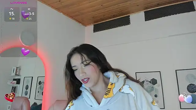 cristal  hot 1 online show from 02.07.25