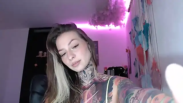 Snapshot of agatha_ink3 chatting on 03.22.25 agatha ink3 online show from 03.22.25