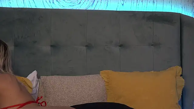 Snapshot of IvyRubens chatting on 12.19.24 IvyRubens online show from 12.19.24