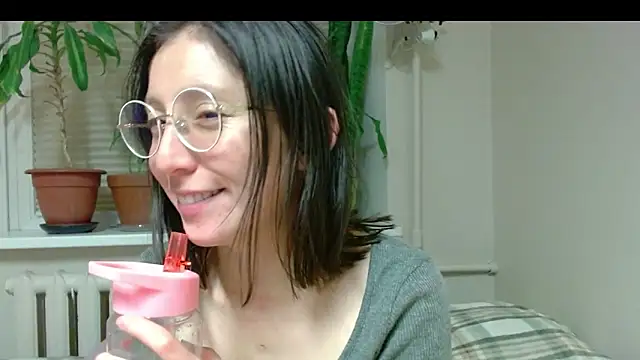 Snapshot of Sophi_Cute chatting on 02.17.25 Sophi Cute online show from 02.17.25