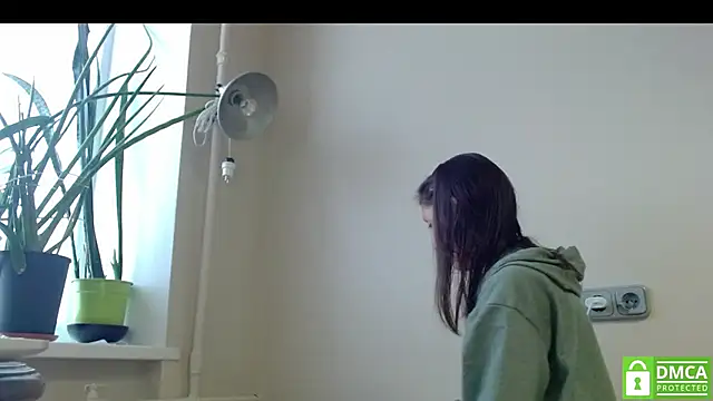 Snapshot of Sophi_Cute chatting on 11.16.25 Sophi Cute online show from 11.16.25