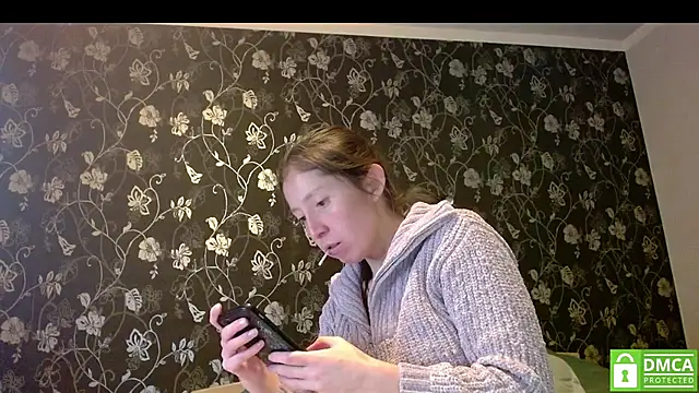 Snapshot of Sophi_Cute chatting on 11.29.25 Sophi Cute online show from 11.29.25