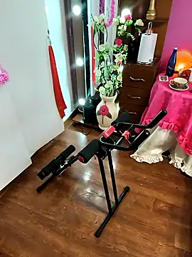 Snapshot of Sam_Sara chatting on 11.15.25 Sam Sara online show from 11.15.25