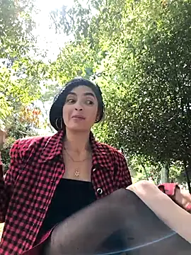 Snapshot of Sam_Sara chatting on 12.03.25 Sam Sara online show from 12.03.25