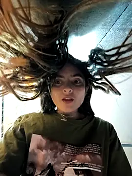 Snapshot of Sam_Sara chatting on 12.04.25 Sam Sara online show from 12.04.25